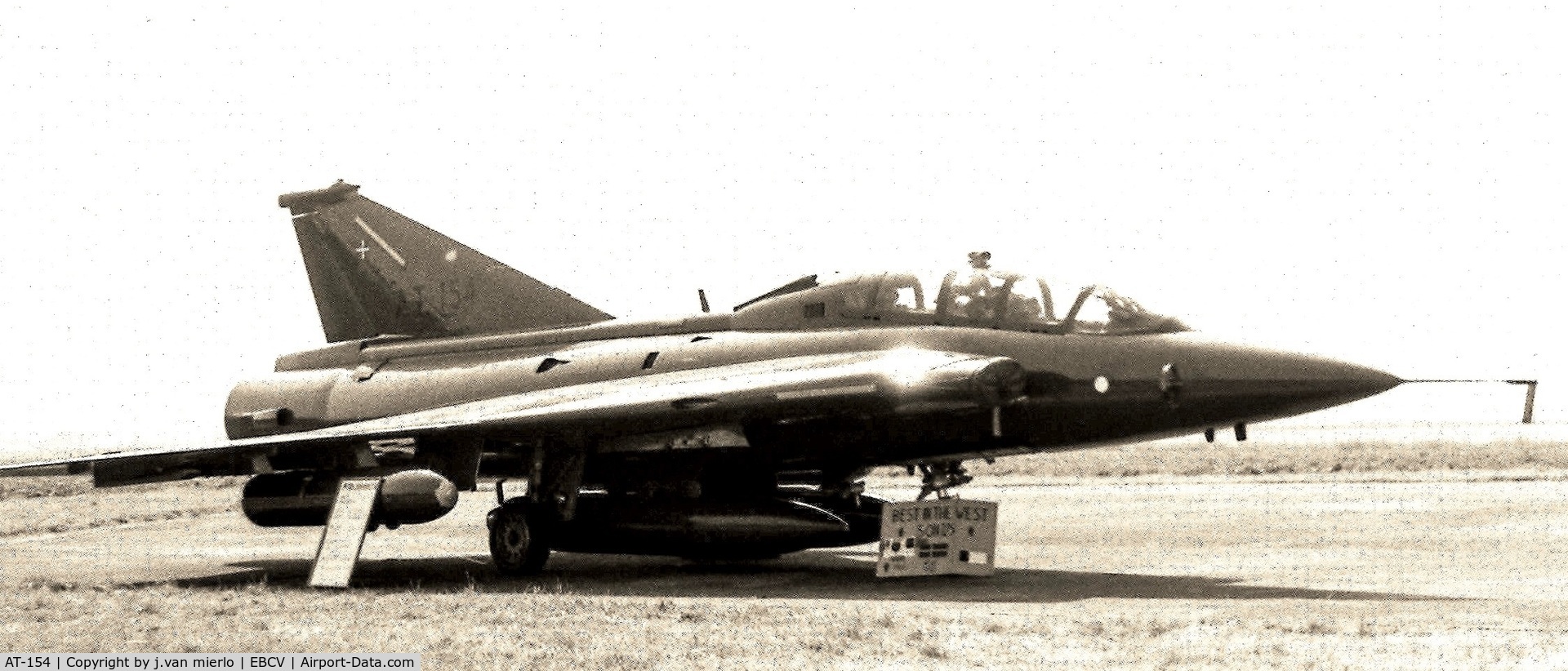 AT-154, 1971 Saab TF-35 Draken C/N 35-1154, Chièvres