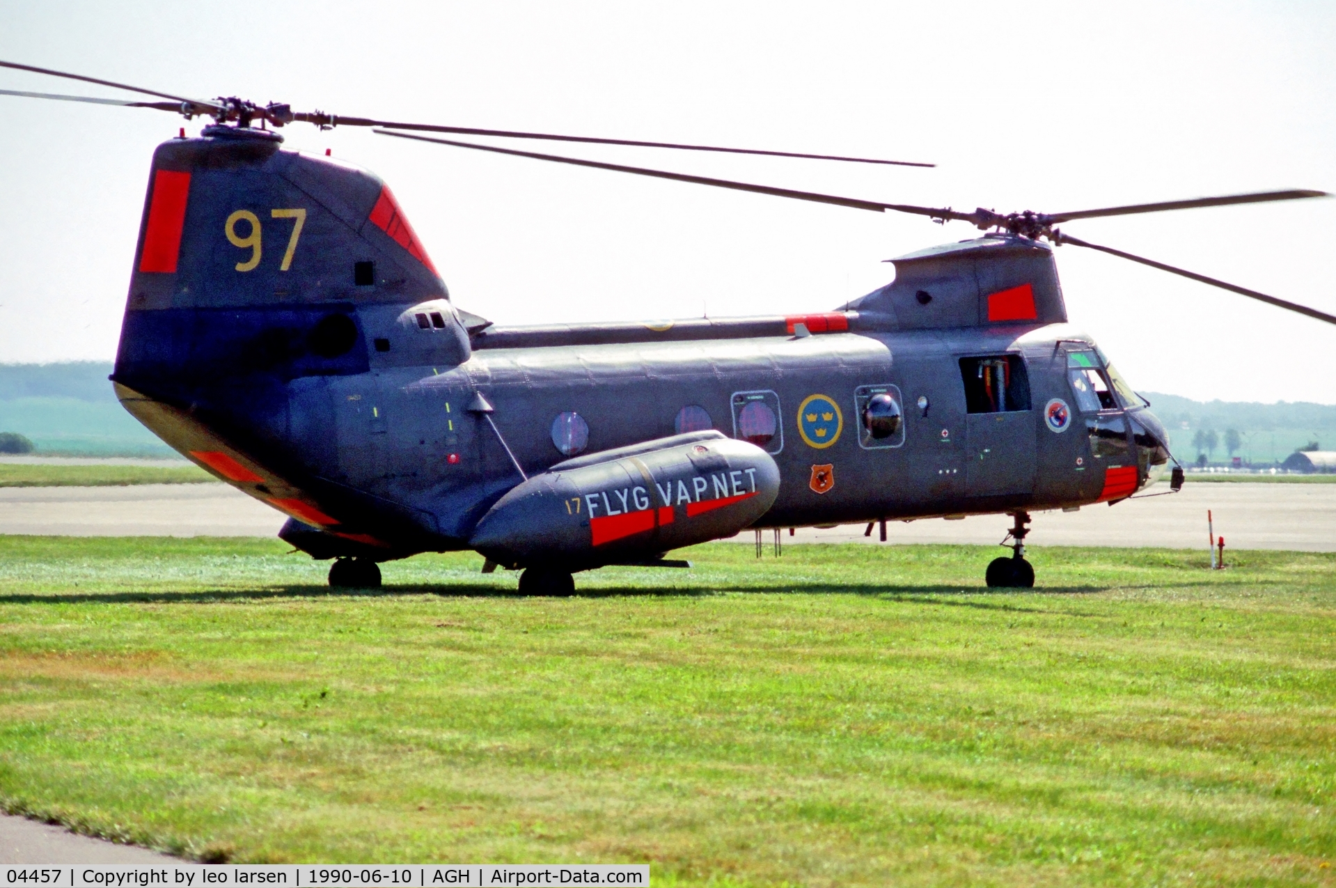 04457, Boeing Vertol 107-II-17 (CH-46) C/N 407, Ängelholm F.10 10.6.1990