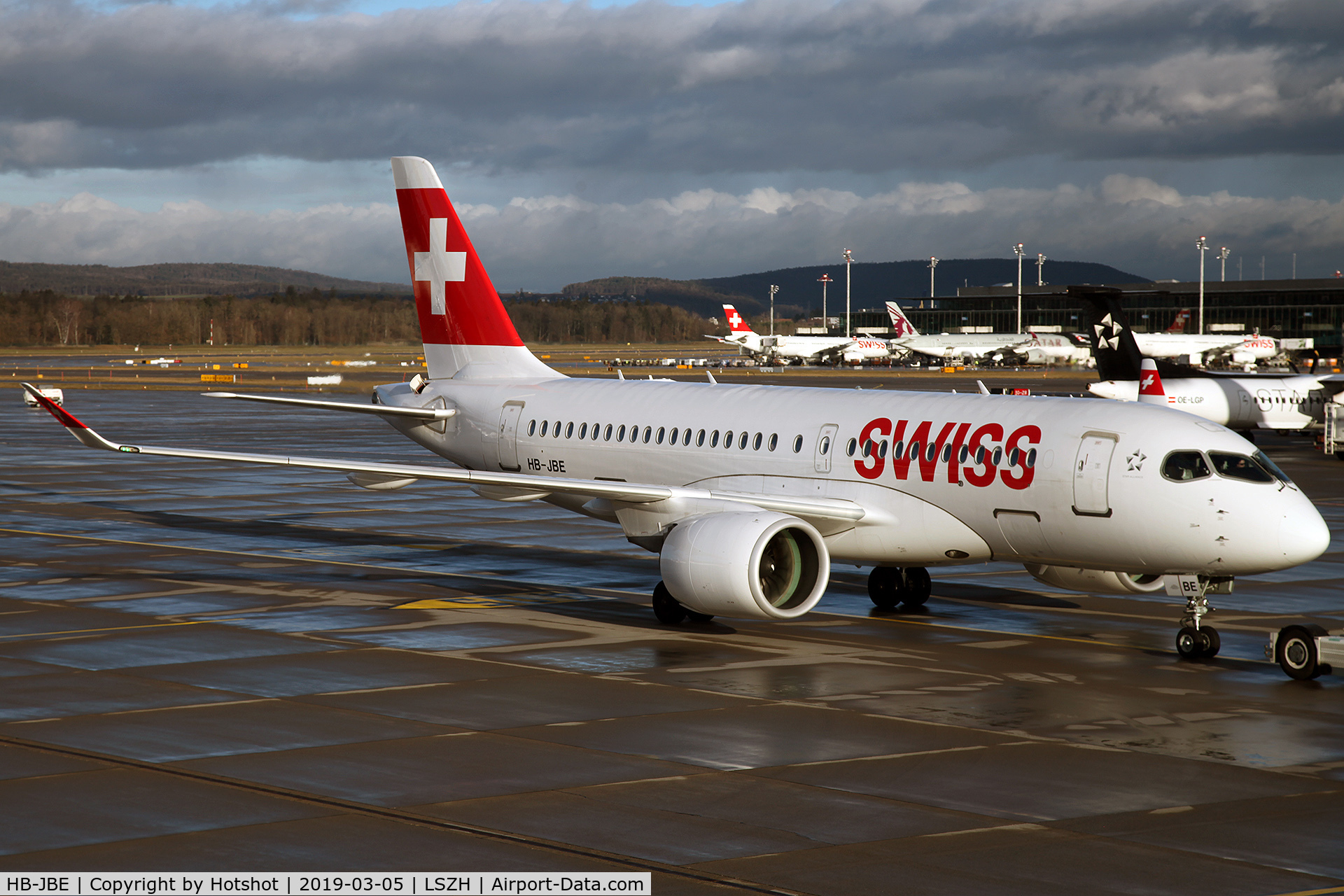 HB-JBE, 2016 Bombardier CSeries CS100 (BD-500-1A10) C/N 50014, Ready to taxi