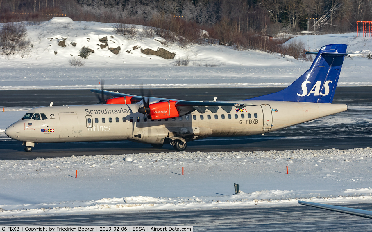 G-FBXB, 2015 ATR 72-212A C/N 1277, taxying to the gate