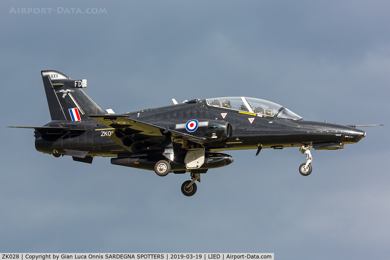 ZK028, 2009 British Aerospace Hawk T2 C/N RT019/1257, LANDING 17R