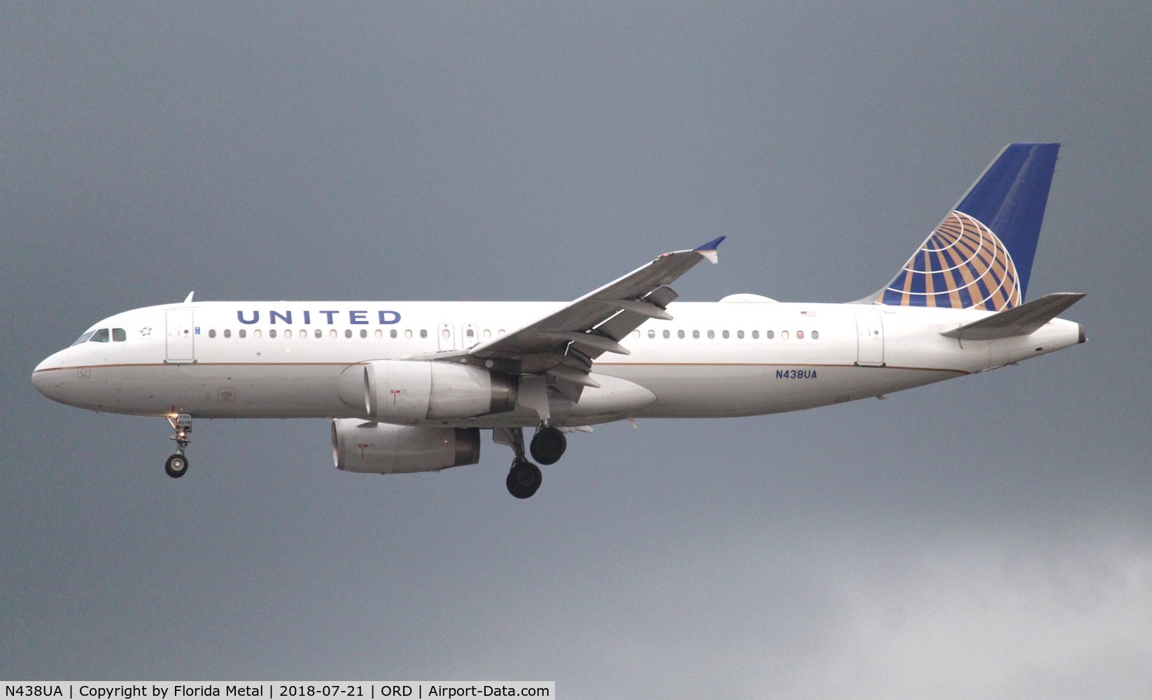 N438UA, 1997 Airbus A320-232 C/N 678, United