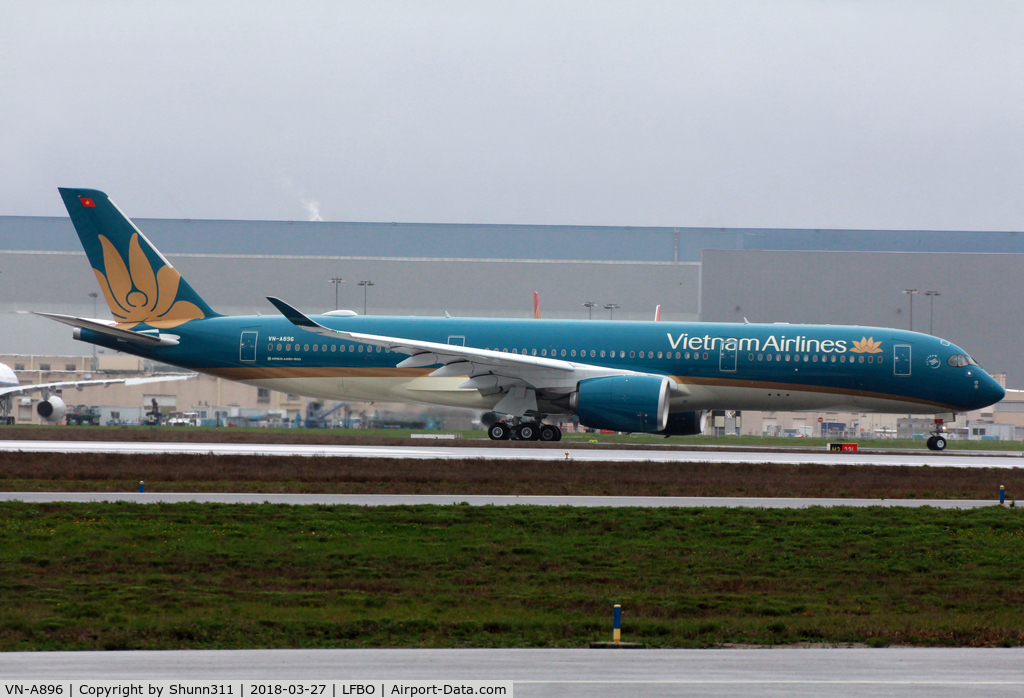 VN-A896, 2018 Airbus A350-941 C/N 192, Delivery day...