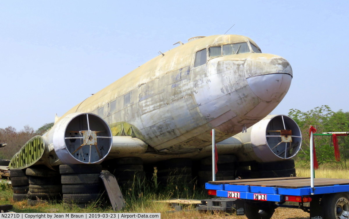 N2271D, 1943 Douglas C-47B Skytrain C/N 16426/33174, Dismantled in a lumber yard in Phachi on road #3056, Province of Ayutthaya / Thailand