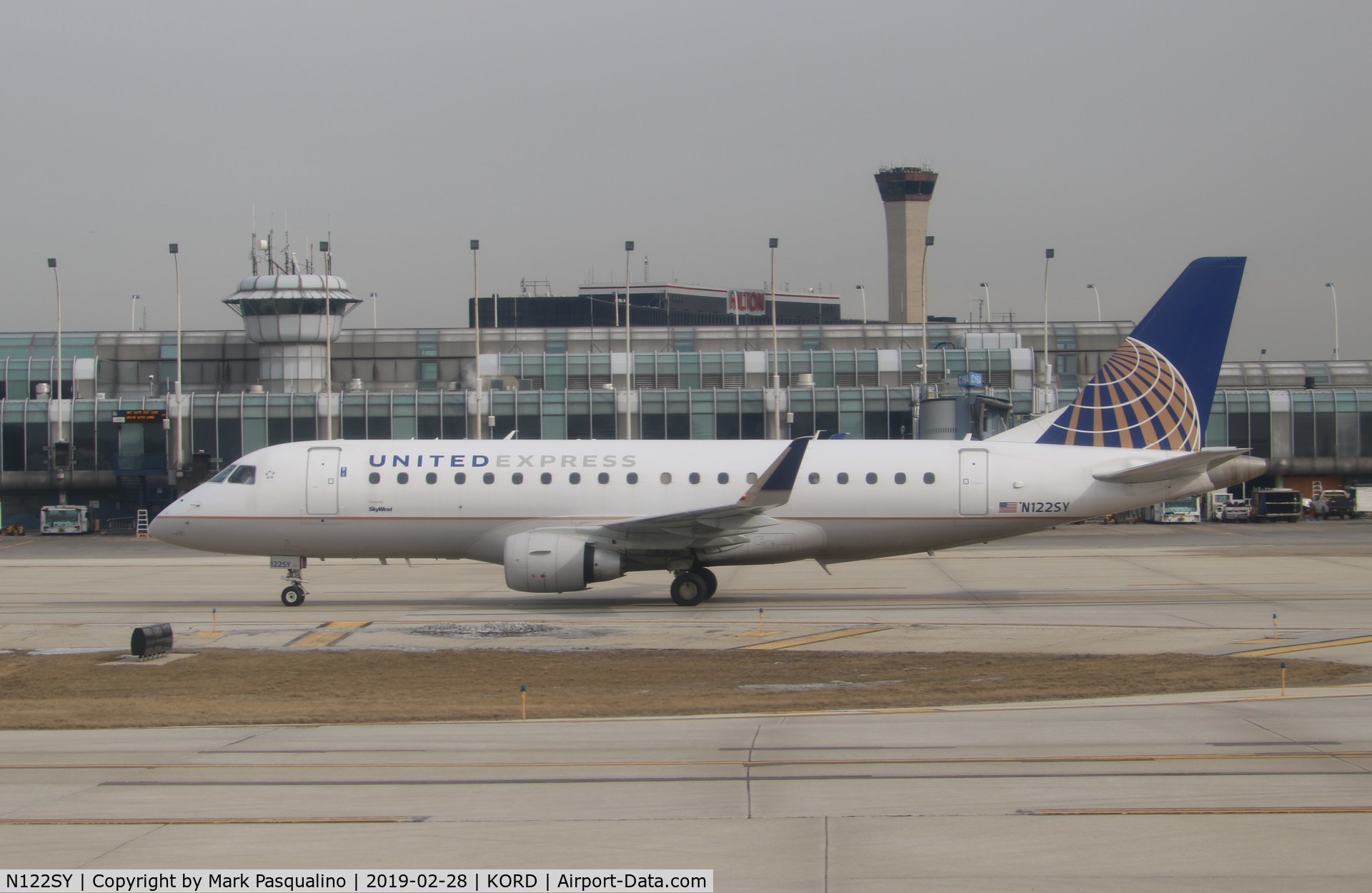 N122SY, 2014 Embraer 175LR (ERJ-170-200LR) C/N 17000431, ERJ-170-200LR