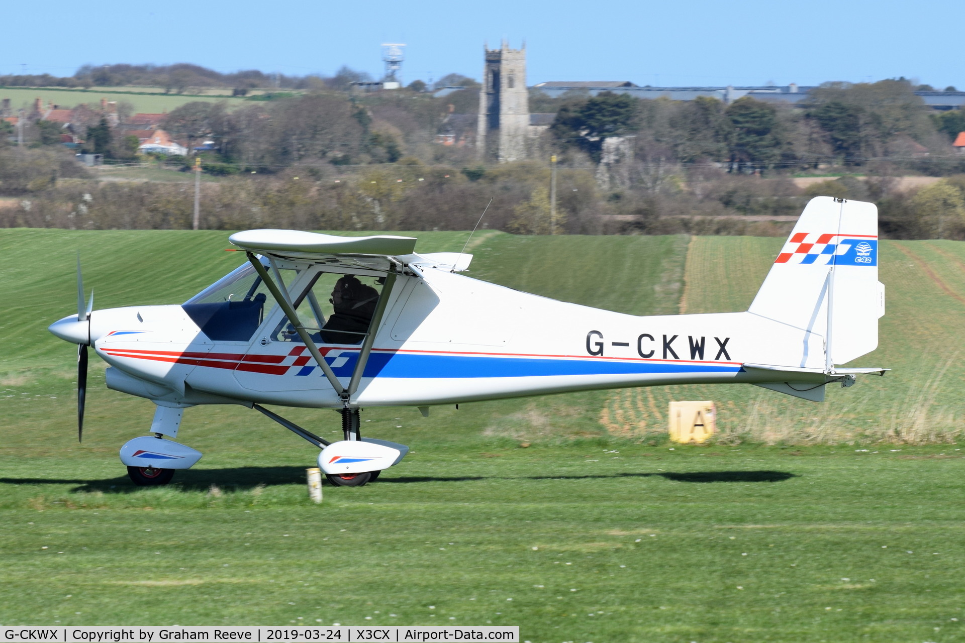 G-CKWX, 2018 Comco Ikarus C42 C/N 1804-7536, Just landed at Northrepps.