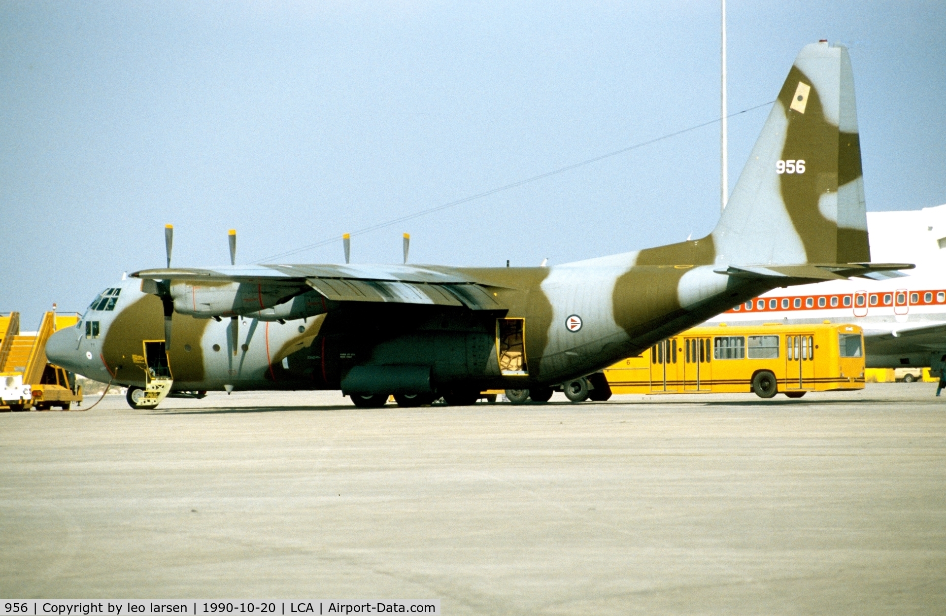 956, 1969 Lockheed C-130H Hercules C/N 382-4338, Larnaca 20.10.1990