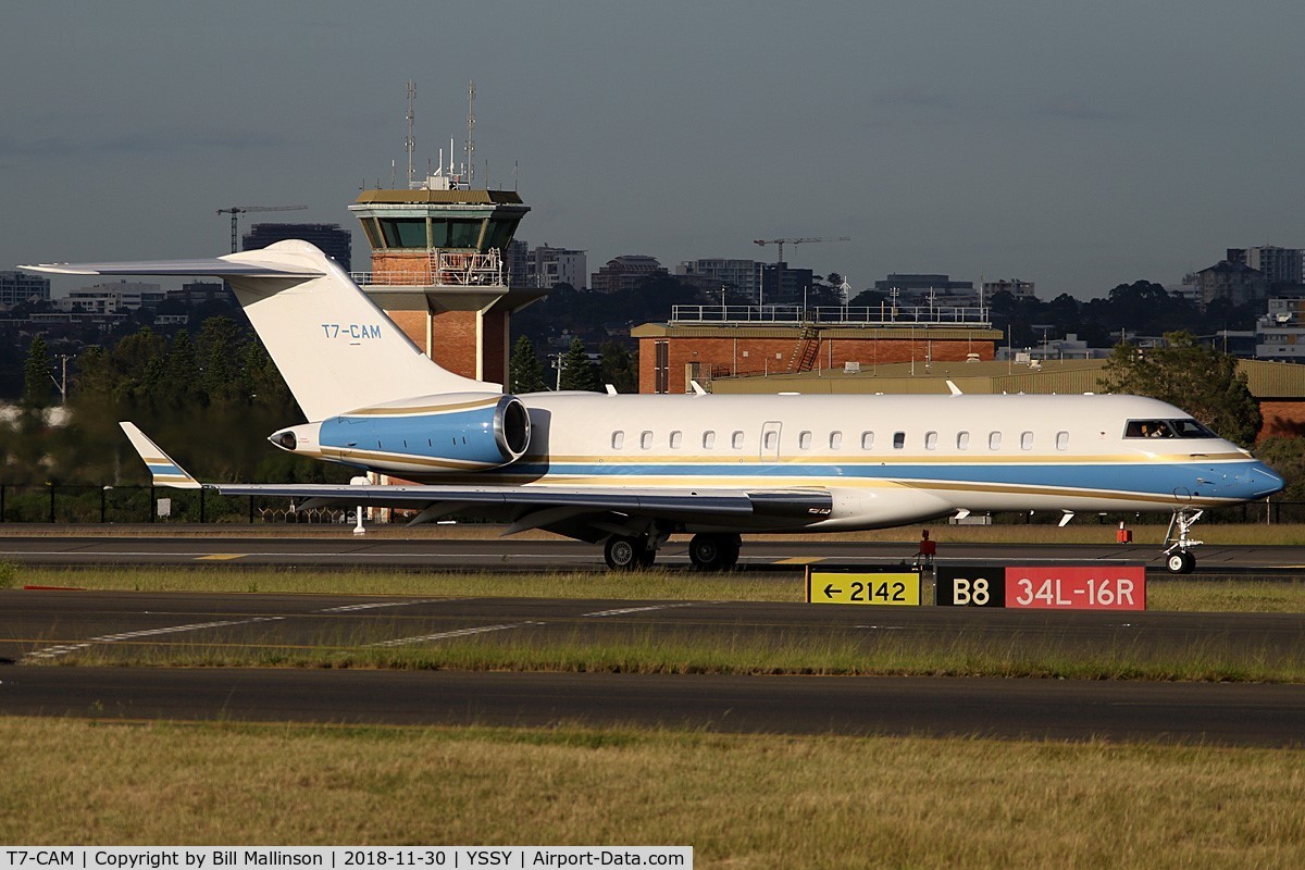 T7-CAM, 2015 Bombardier BD-700-1A10 Global 6000 C/N 9698, taxiing
