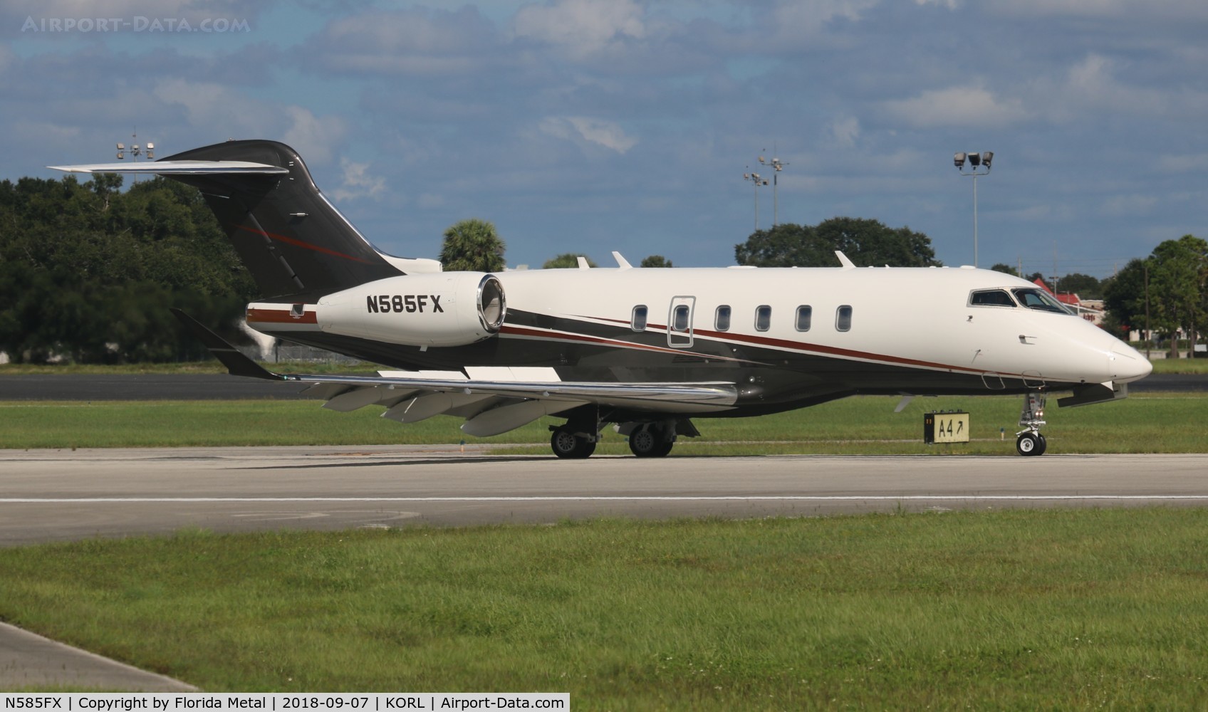 N585FX, 2017 Bombardier Challenger 350 (BD-100-1A10) C/N 20707, Challenger 350