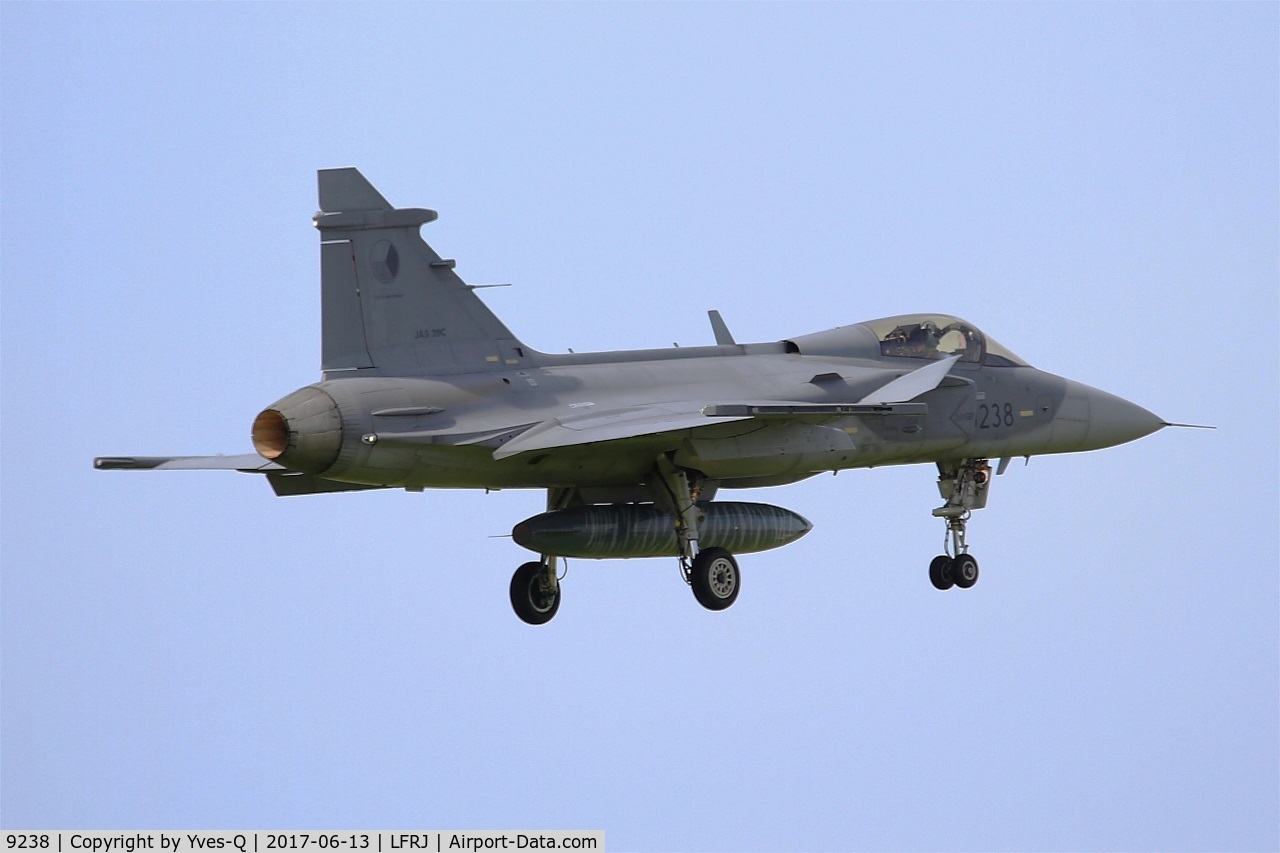 9238, Saab JAS-39C Gripen C/N 39238, Saab JAS-39C Gripen, On final rwy 08, Landivisiau Naval Air Base (LFRJ) Tiger Meet 2017