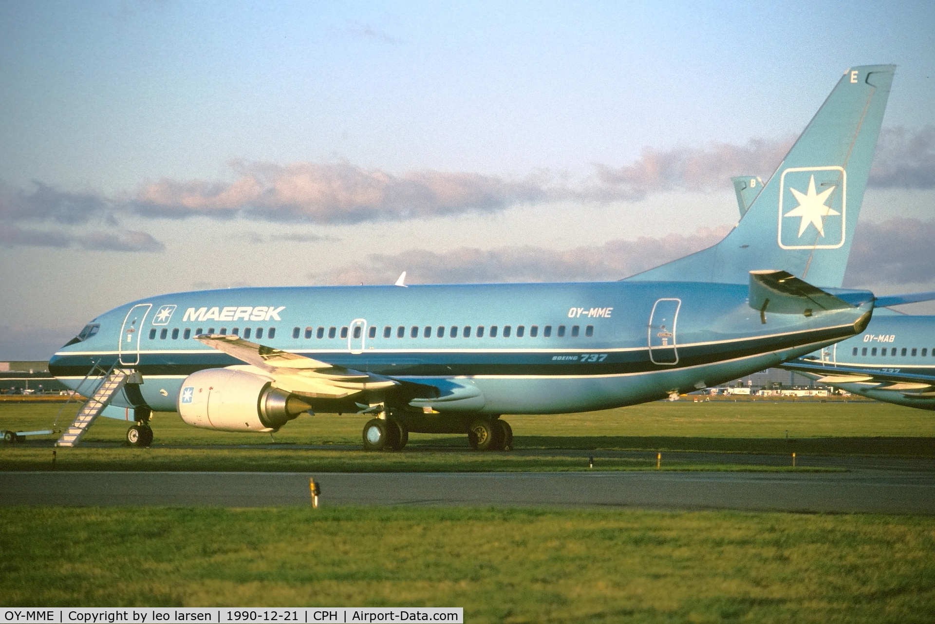 OY-MME, 1989 Boeing 737-3L9 C/N 24570, Copenhagen 21.12.1990