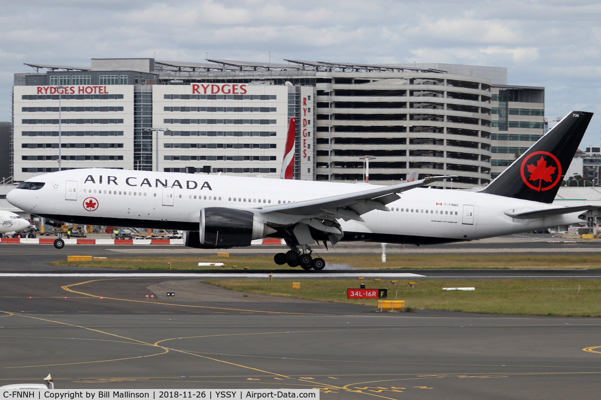 C-FNNH, 2008 Boeing 777-233/LR C/N 35247, onto 16R