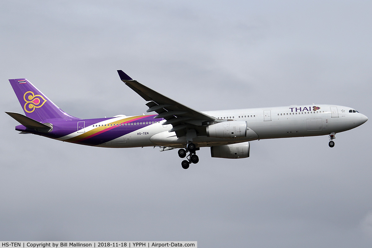 HS-TEN, 2009 Airbus A330-343X C/N 990, finals to 21