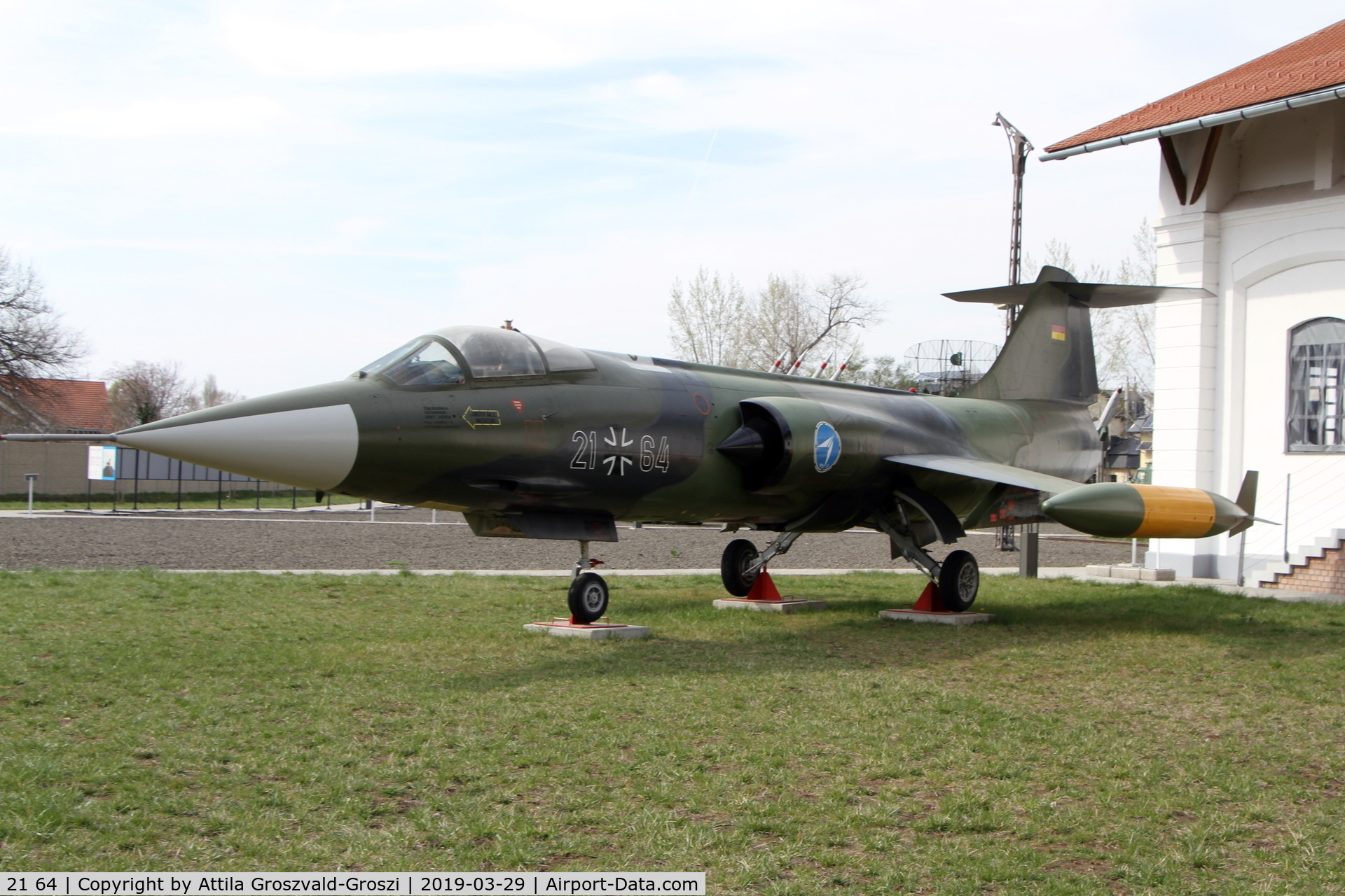 21 64, 1963 Lockheed F-104G Starfighter C/N 683-7033, RepTár. Szolnok aviation history museum, Hungary