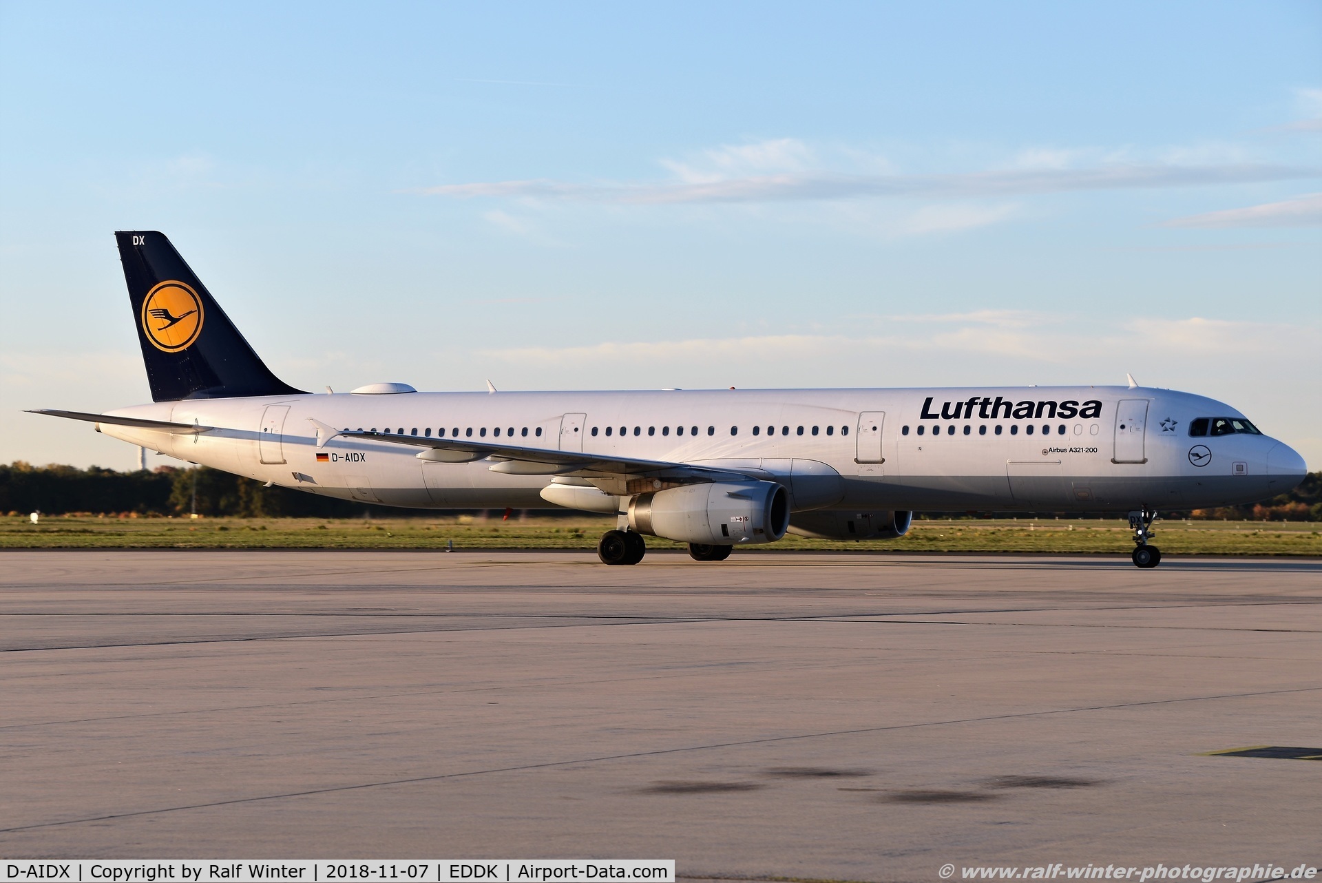 D-AIDX, 2015 Airbus A321-231 C/N 6451, Airbus A321-231 - LH DLH Lufthansa - 6451 - D-AIDX - 07.11.2018 - CGN
