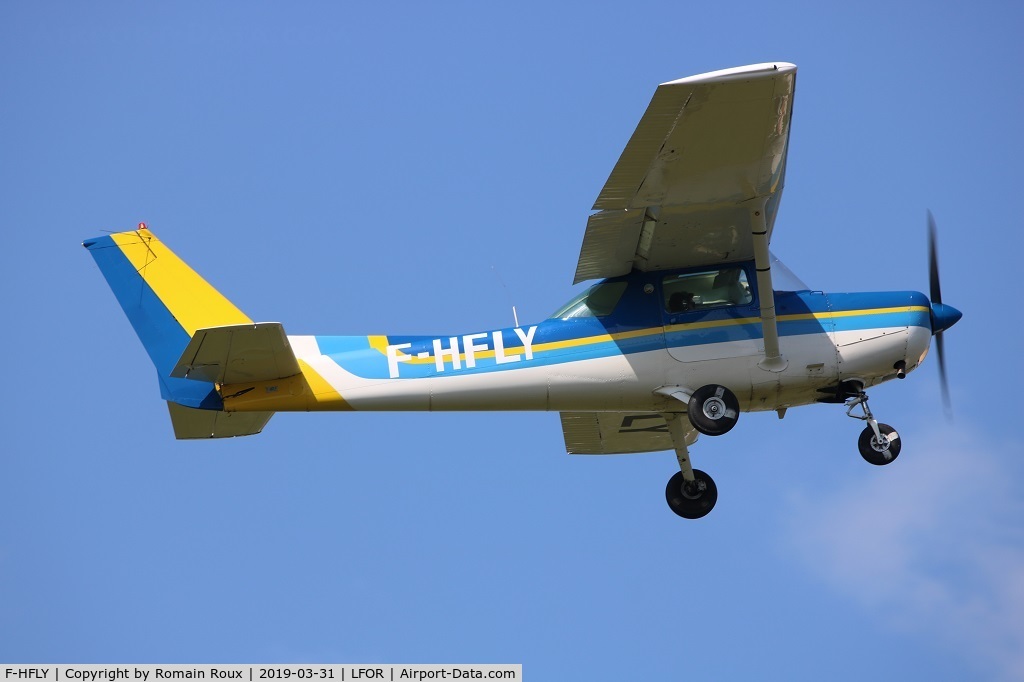 F-HFLY, Cessna 152 C/N 152-81403, Take off