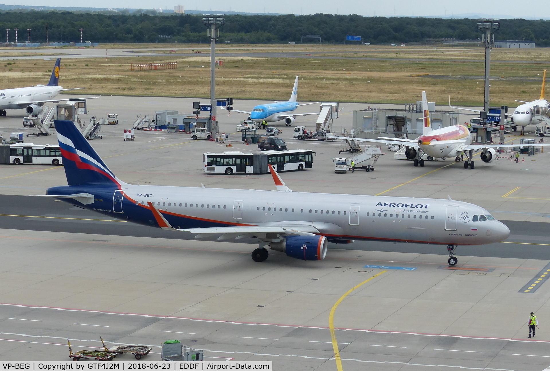 VP-BEG, 2015 Airbus A321-211 C/N 6756, VP-BEG  at Frankfurt 23.6.18