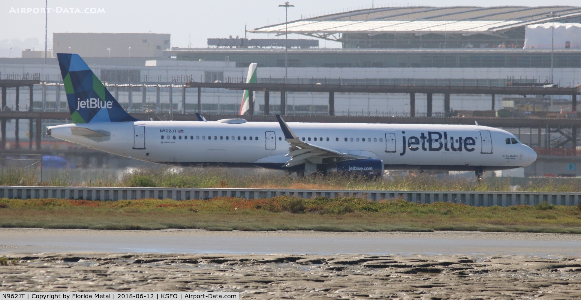 N962JT, 2016 Airbus A321-231 C/N 6988, JetBlue