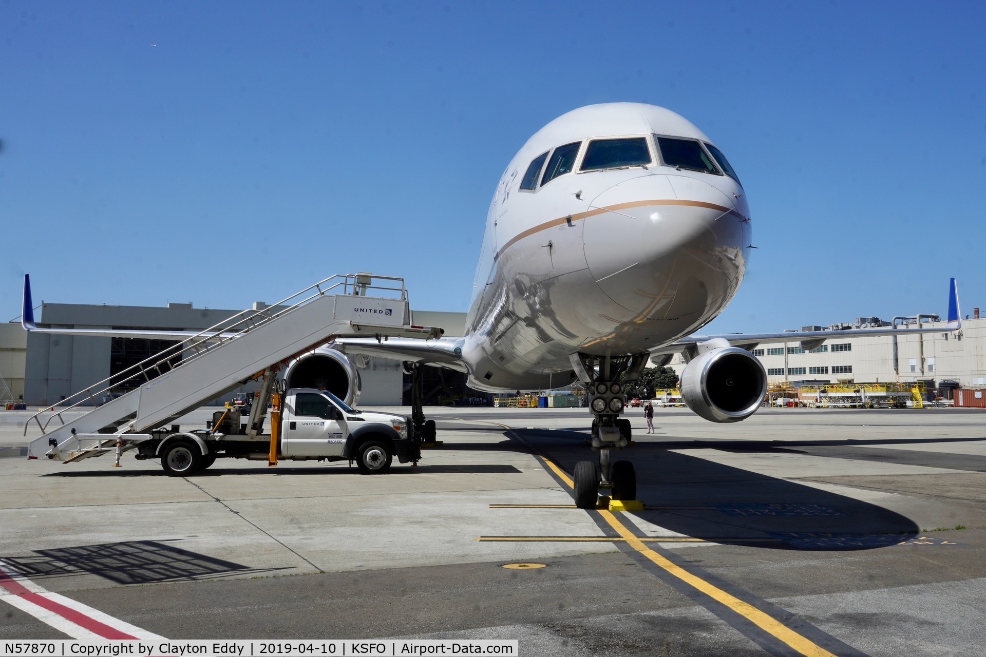 N57870, 2003 Boeing 757-33N C/N 33525, SFO 2019.