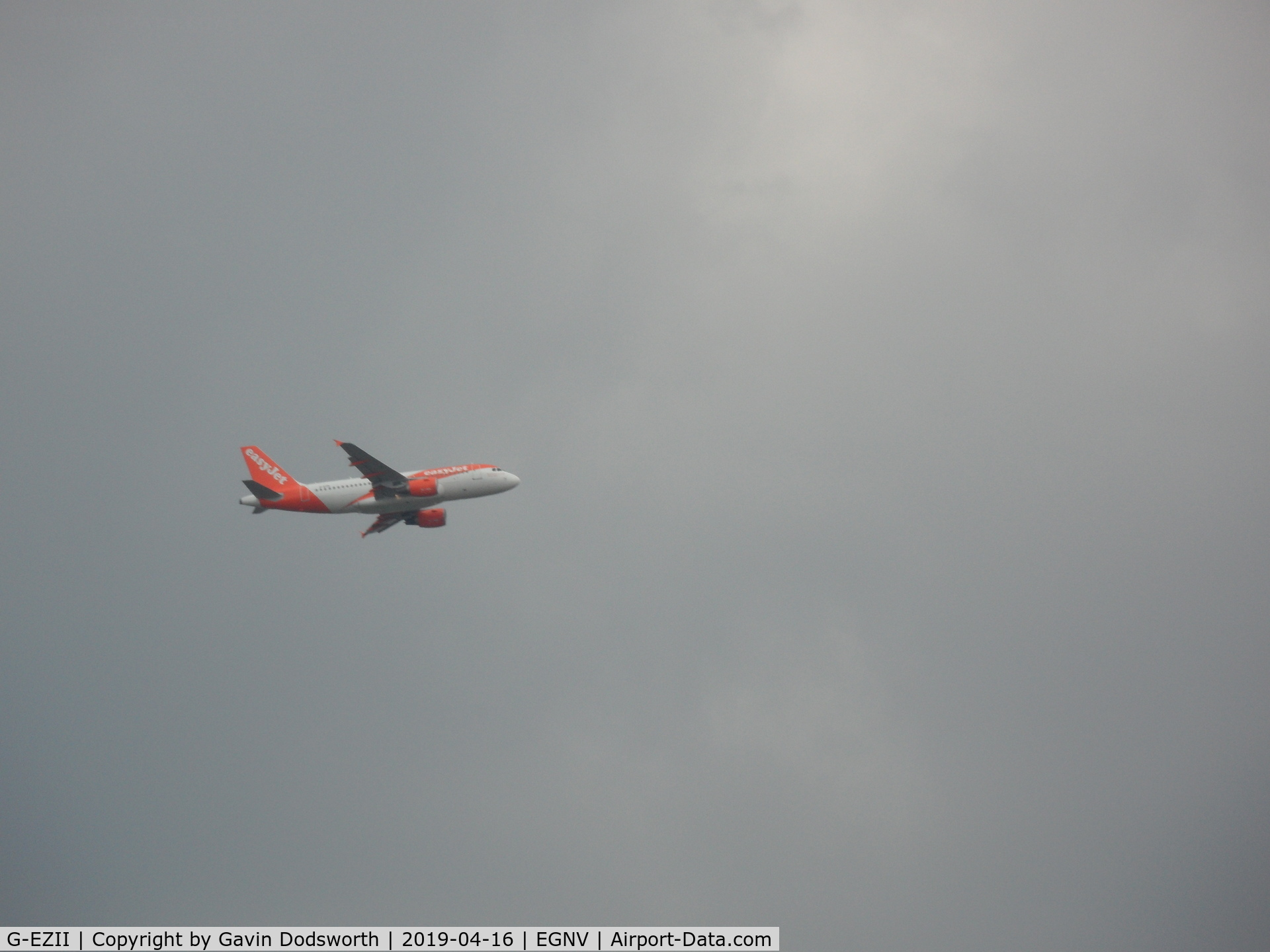 G-EZII, 2005 Airbus A319-111 C/N 2471, easyJet over Darlington on their weekly touch and go training at Teesside Airport