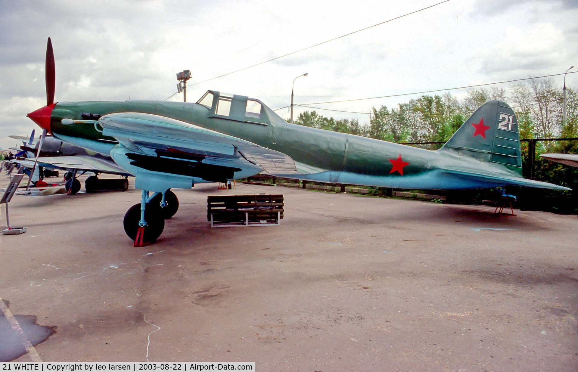 21 WHITE, Ilyushin Il-2 Shturmovik C/N unknown, Central Museum of the Great  Patriotic war.Moscow 22.8.2003