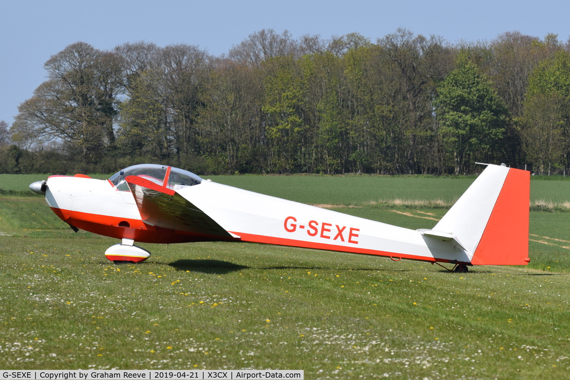 G-SEXE, 1986 Scheibe SF-25C Falke C/N 44396, Parked at Northrepps.