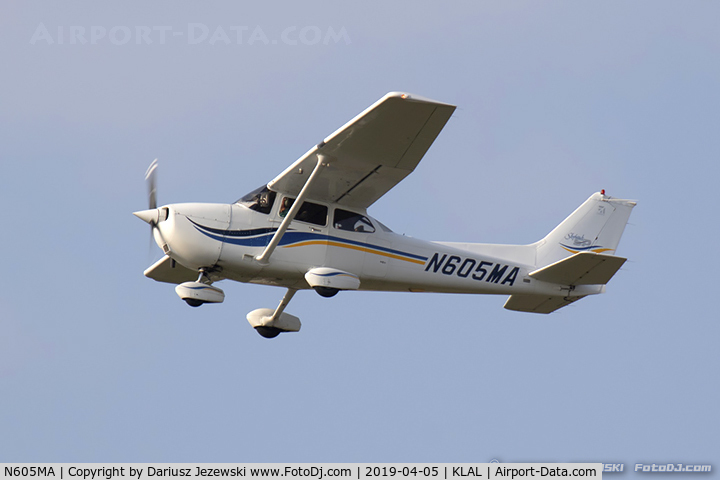 N605MA, 2000 Cessna 172S C/N 172S8605, Cessna 172S Skyhawk  C/N 172S8605 , N605MA