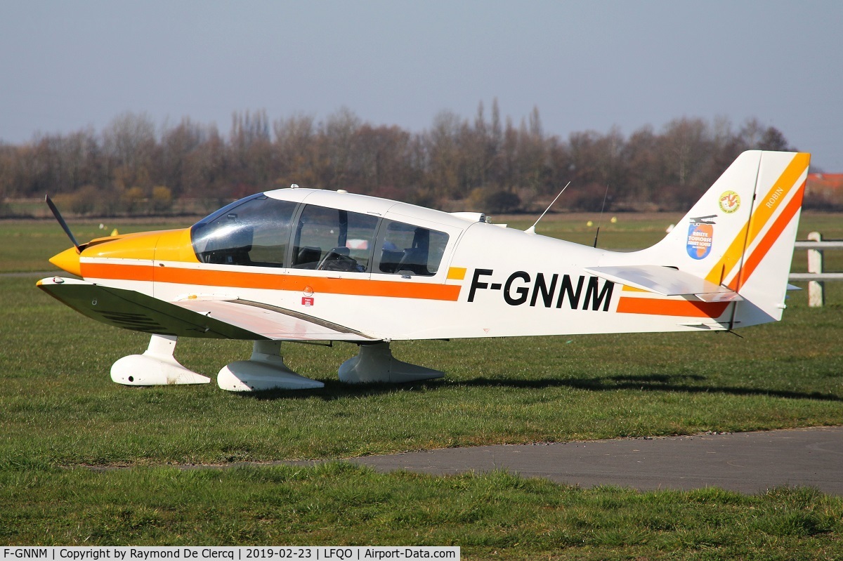 F-GNNM, Robin DR-400-160 Chevalier C/N 2259, At Bondues.