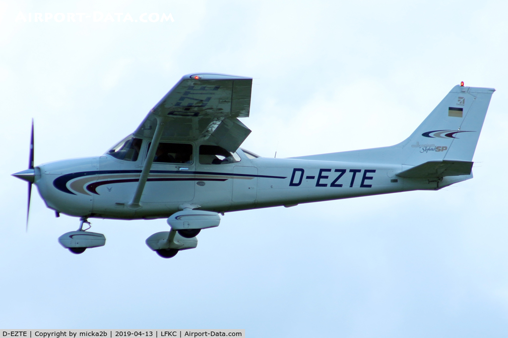 D-EZTE, 2000 Cessna 172S C/N 172S8433, Landing