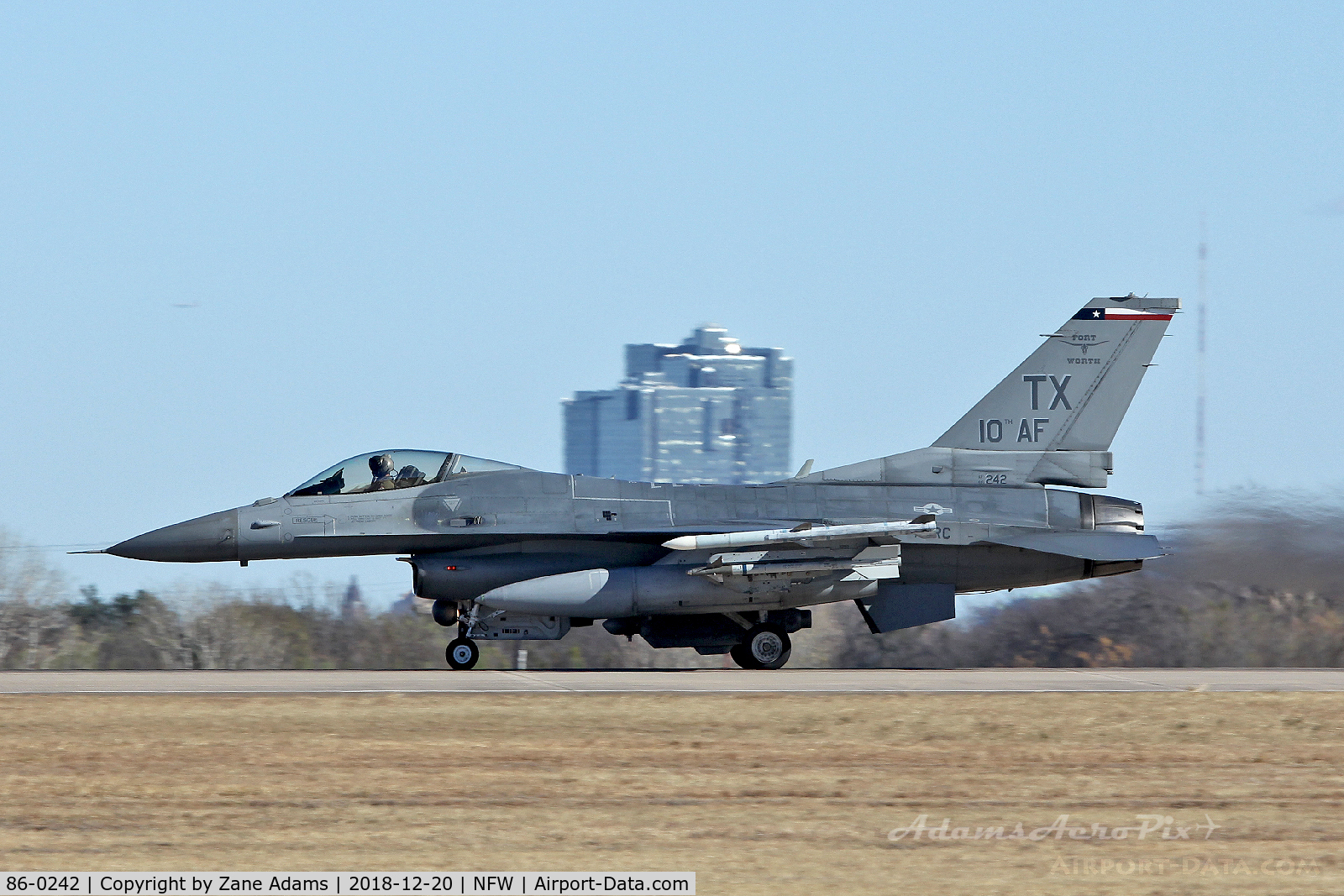 86-0242, 1986 General Dynamics F-16C Fighting Falcon C/N 5C-348, Departing NAS Fort Worth