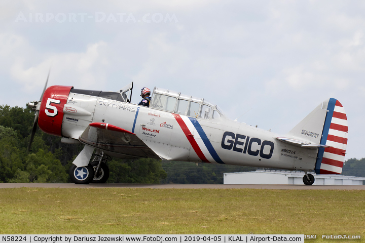 N58224, 1941 North American AT-6B Texan C/N 2553, North American AT-6 Texan  C/N 2553 - Geico Skytypers, N58224