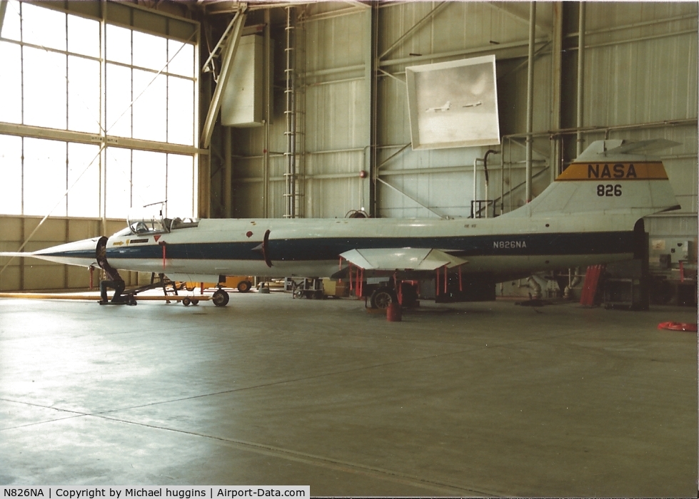 N826NA, Lockheed F-104G Starfighter C/N 683-8213, RF-104G ex Luftwaffe Serial # KG+313, to NASA as  N824NA-1975, Edwards AFB. Later was given N826NA. retired on February 3, 1994 after 1,415 flights. Photo-Dryden Light Research, Edwards AFB-1986