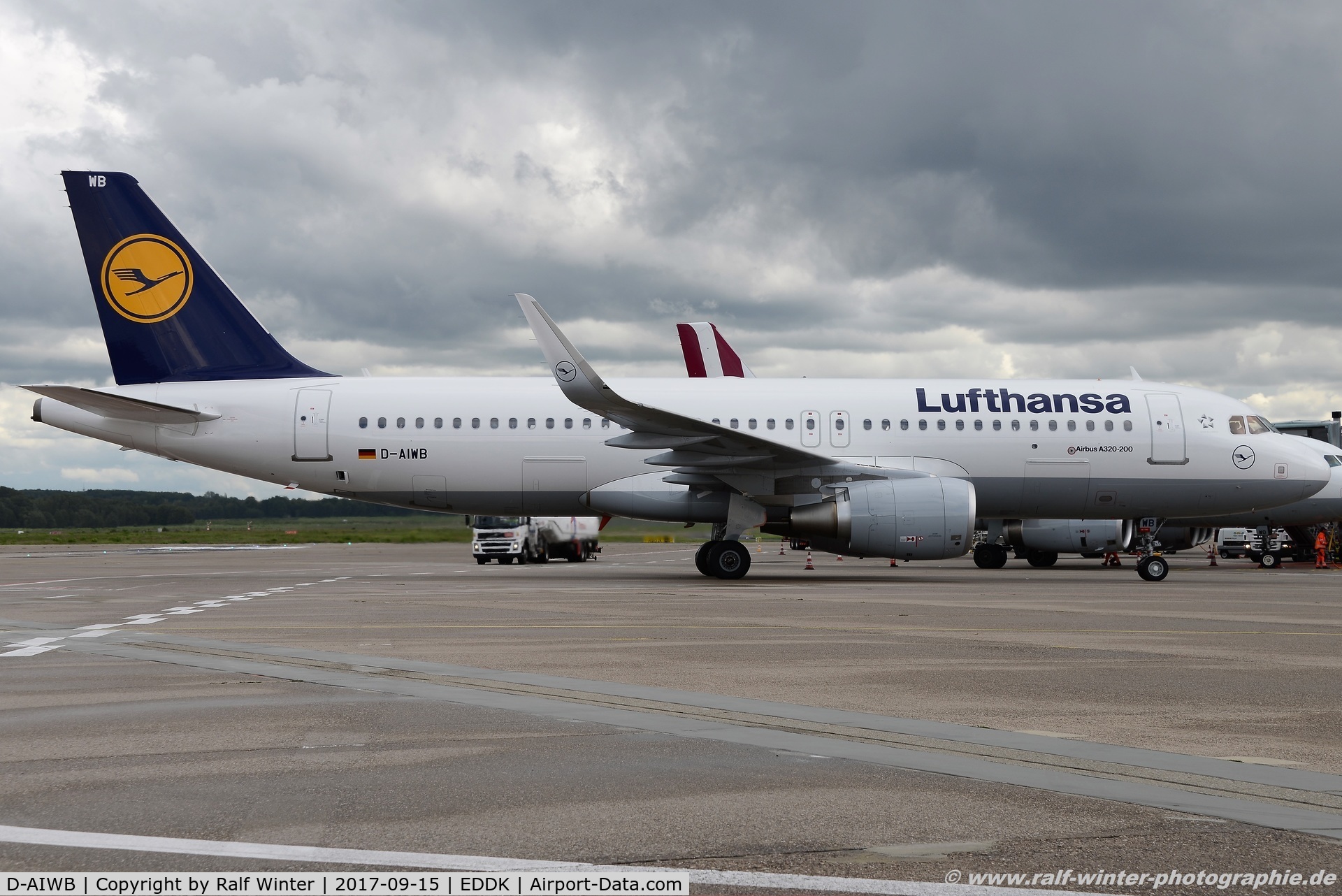 D-AIWB, 2017 Airbus A320-214 C/N 7699, Airbus A320-214(W) - LH DLH Lufthansa - 7699 - D-AIWB - 15.09.2017 - CGN