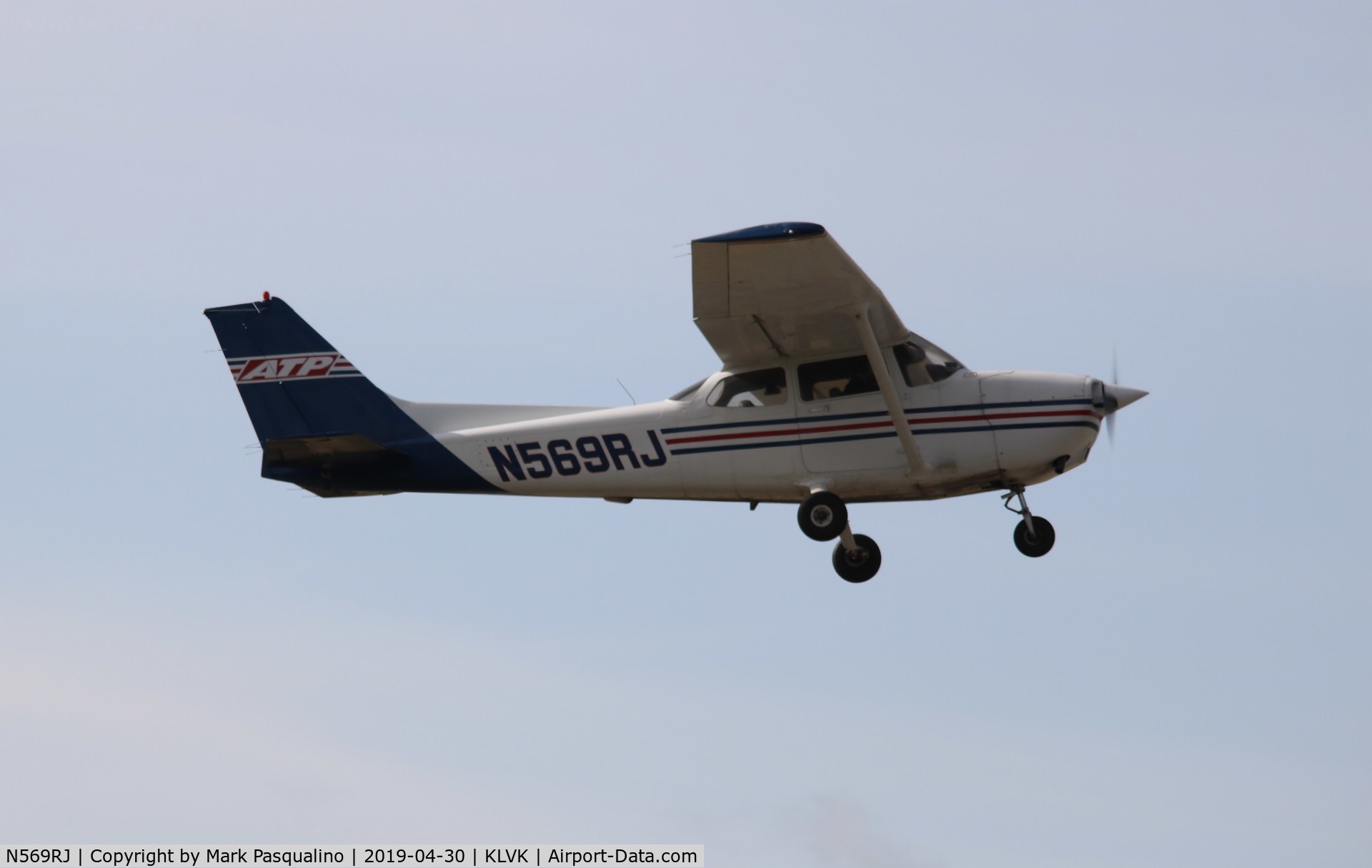 N569RJ, Cessna 172S C/N 172S8896, Cessna 172S