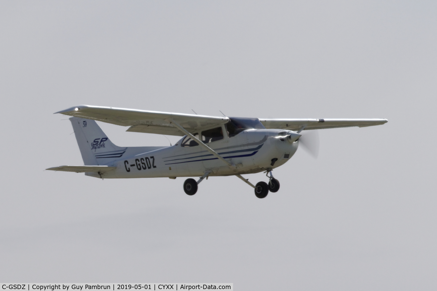 C-GSDZ, 2003 Cessna 172S C/N 172S9566, Landing