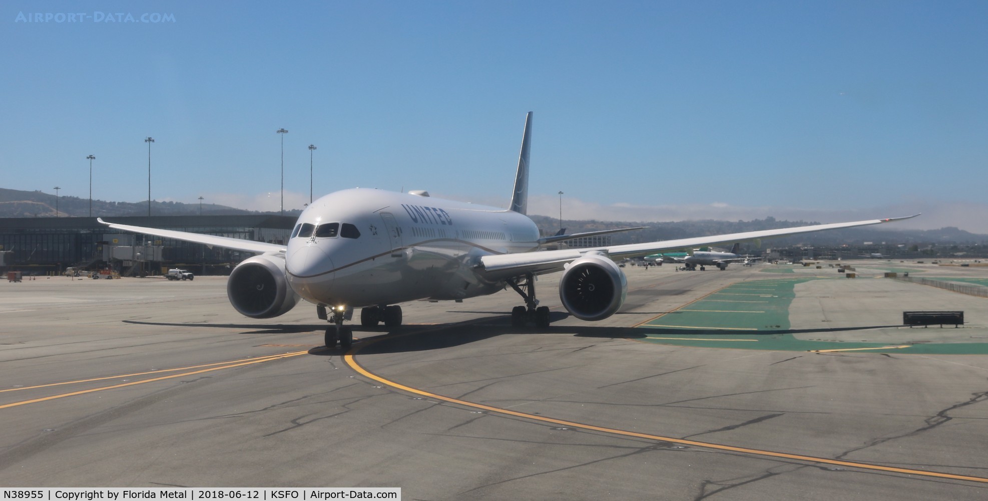 N38955, 2015 Boeing 787-9 Dreamliner C/N 37814, United