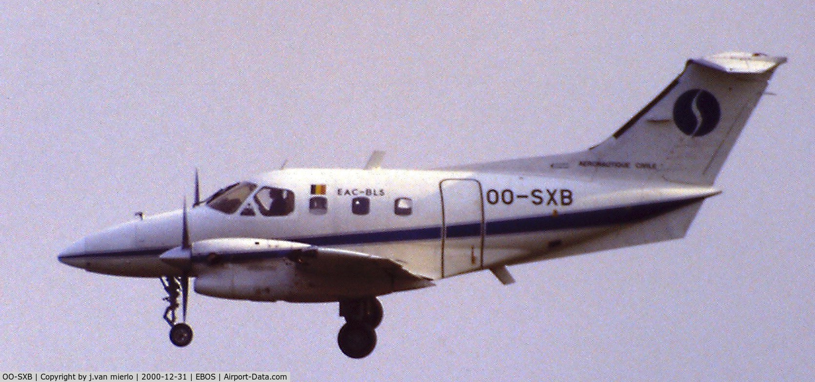 OO-SXB, 1981 Embraer EMB-121A Xingu C/N 121040, Landing at Ostend, Belgium mid'80s