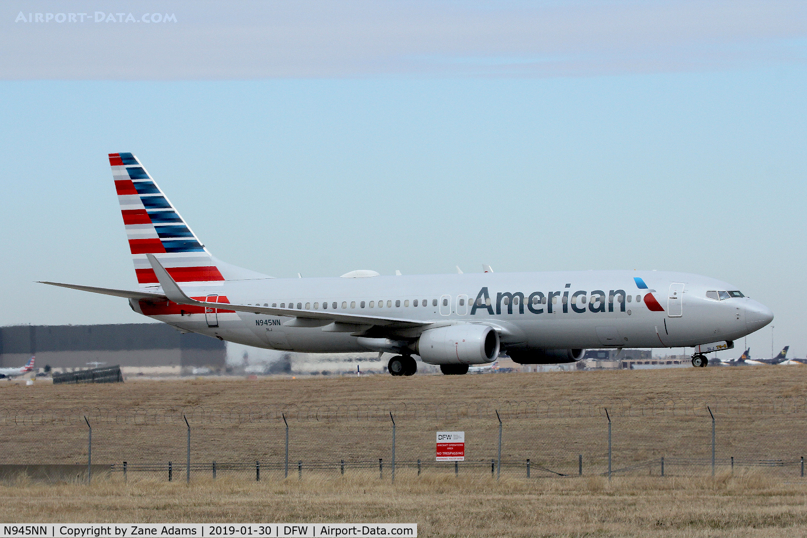 N945NN, 2014 Boeing 737-823 C/N 33233, Departing DFW Airport