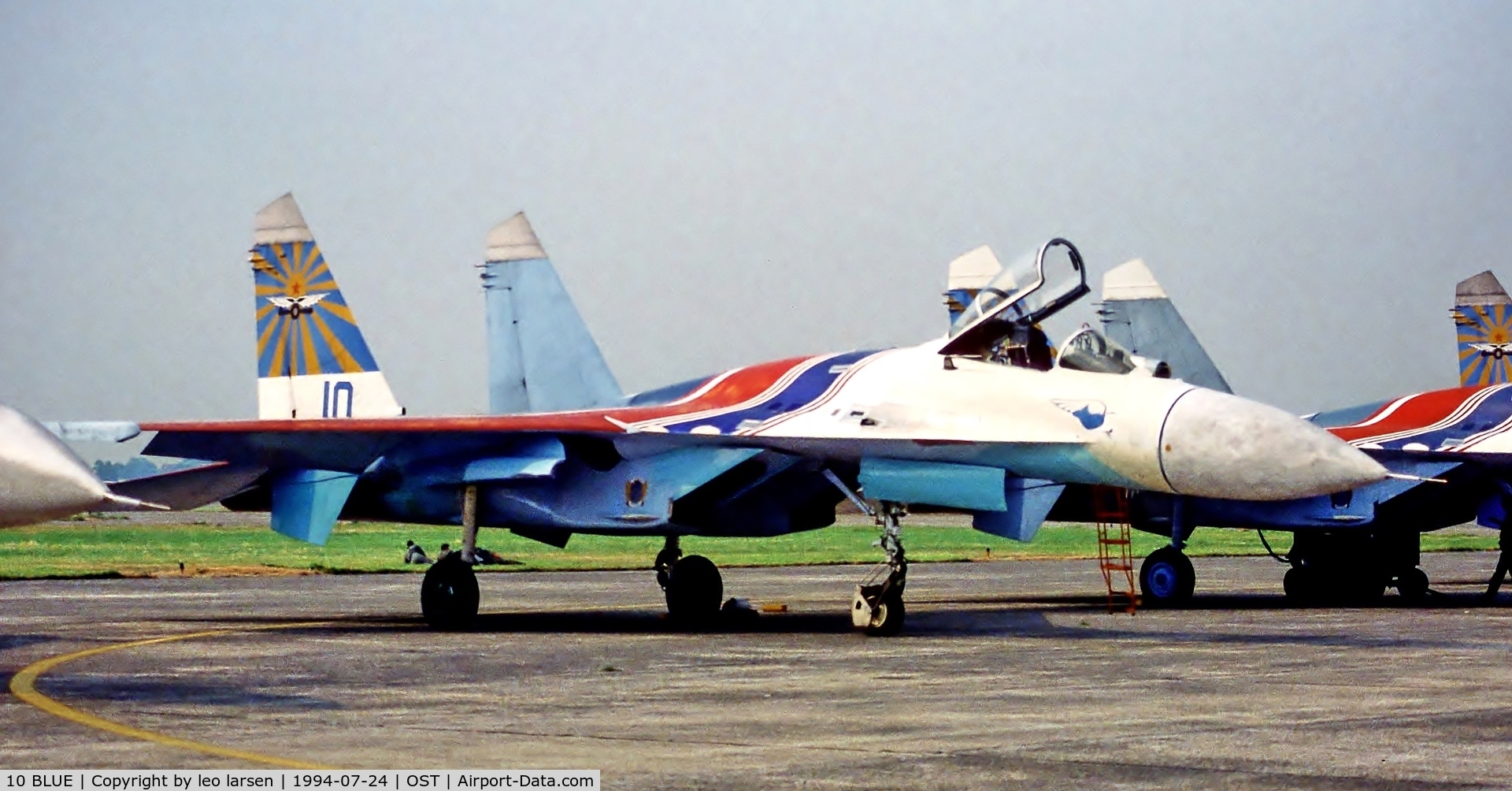 10 BLUE, Sukhoi Su-27A C/N 36911031614, Ostende Air Show 24.7.1994