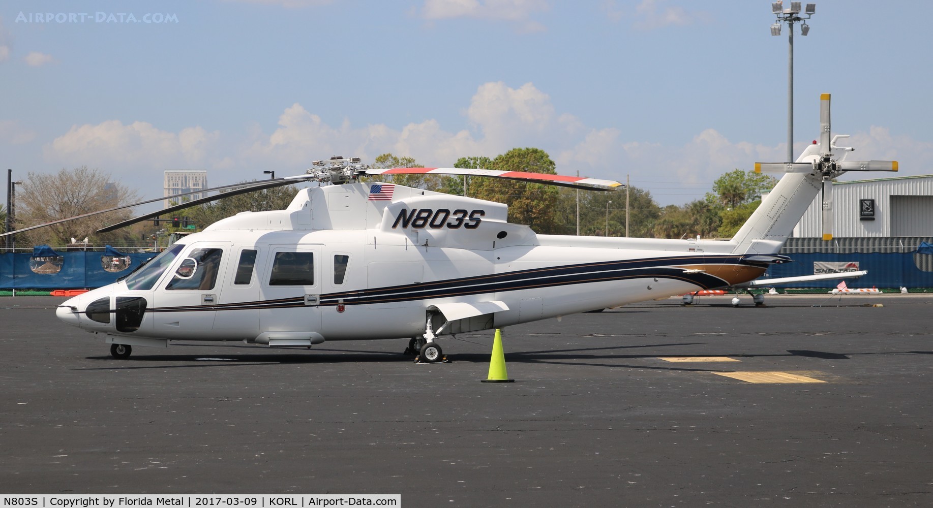 N803S, 2001 Sikorsky S-76C C/N 760520, S-76C