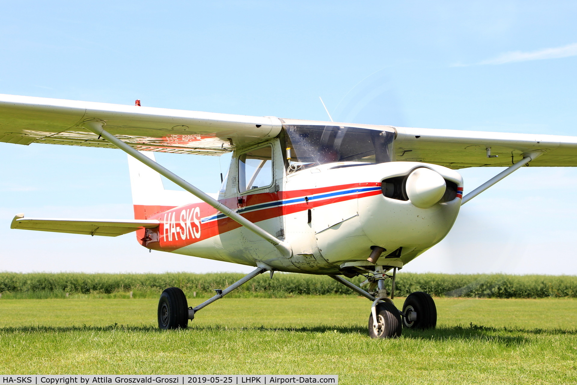 HA-SKS, 1984 Cessna 152 C/N 15285904, LHPK - Siófok-Papkutapuszta Airfield