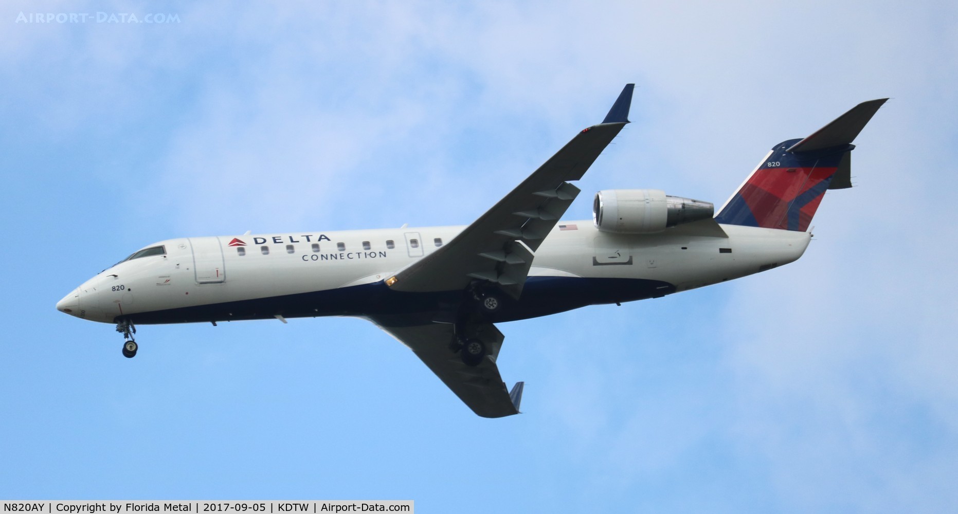 N820AY, 2005 Bombardier CRJ-200LR (CL-600-2B19) C/N 8020, Delta Connection