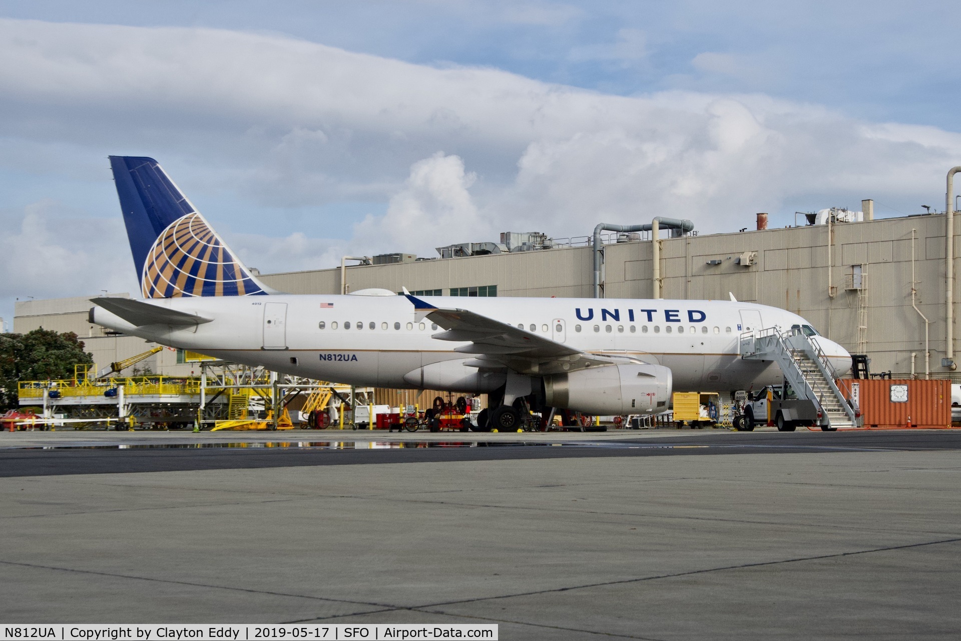 N812UA, 1998 Airbus A319-131 C/N 850, SFO 2019.