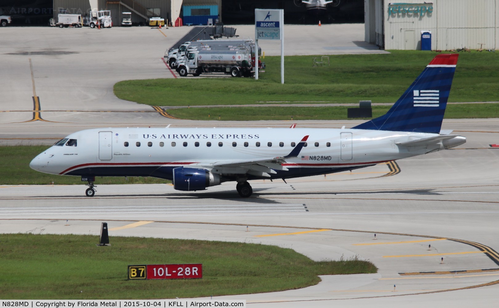 N828MD, 2005 Embraer 170SU (ERJ-170-100SU) C/N 17000048, US Airways
