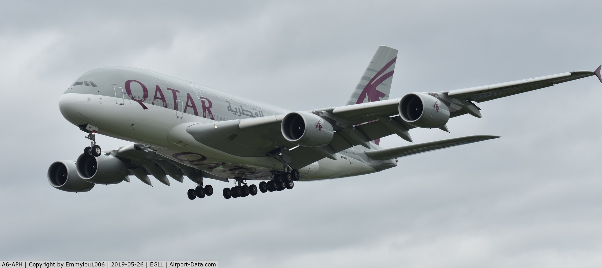 A6-APH, 2015 Airbus A380-861 C/N 199, LANDING ON 27L OVER MYRTLE AVENUE