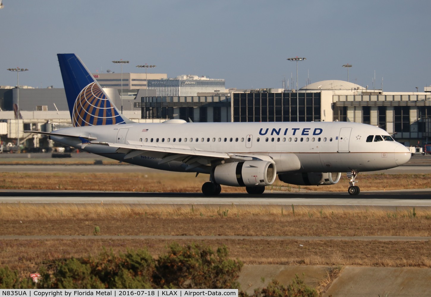 N835UA, 2001 Airbus A319-131 C/N 1426, United