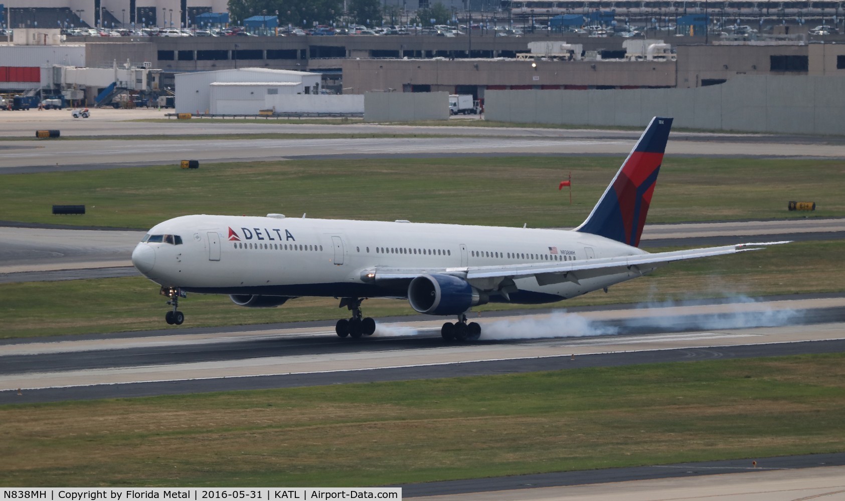 N838MH, 2000 Boeing 767-432/ER C/N 29711, Delta