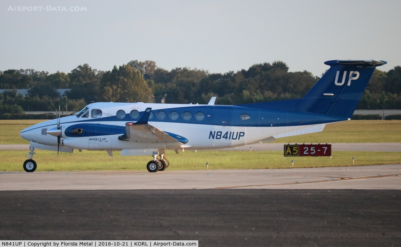N841UP, 2015 Beechcraft King Air 300 C/N FL-987, Wheels Up