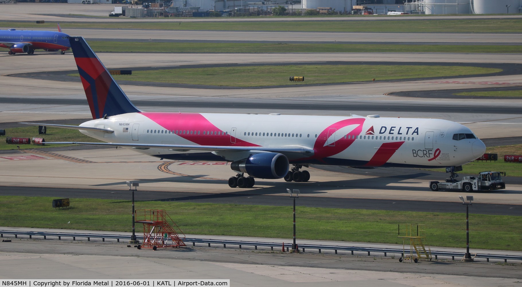 N845MH, 2002 Boeing 767-432/ER C/N 29719, Delta