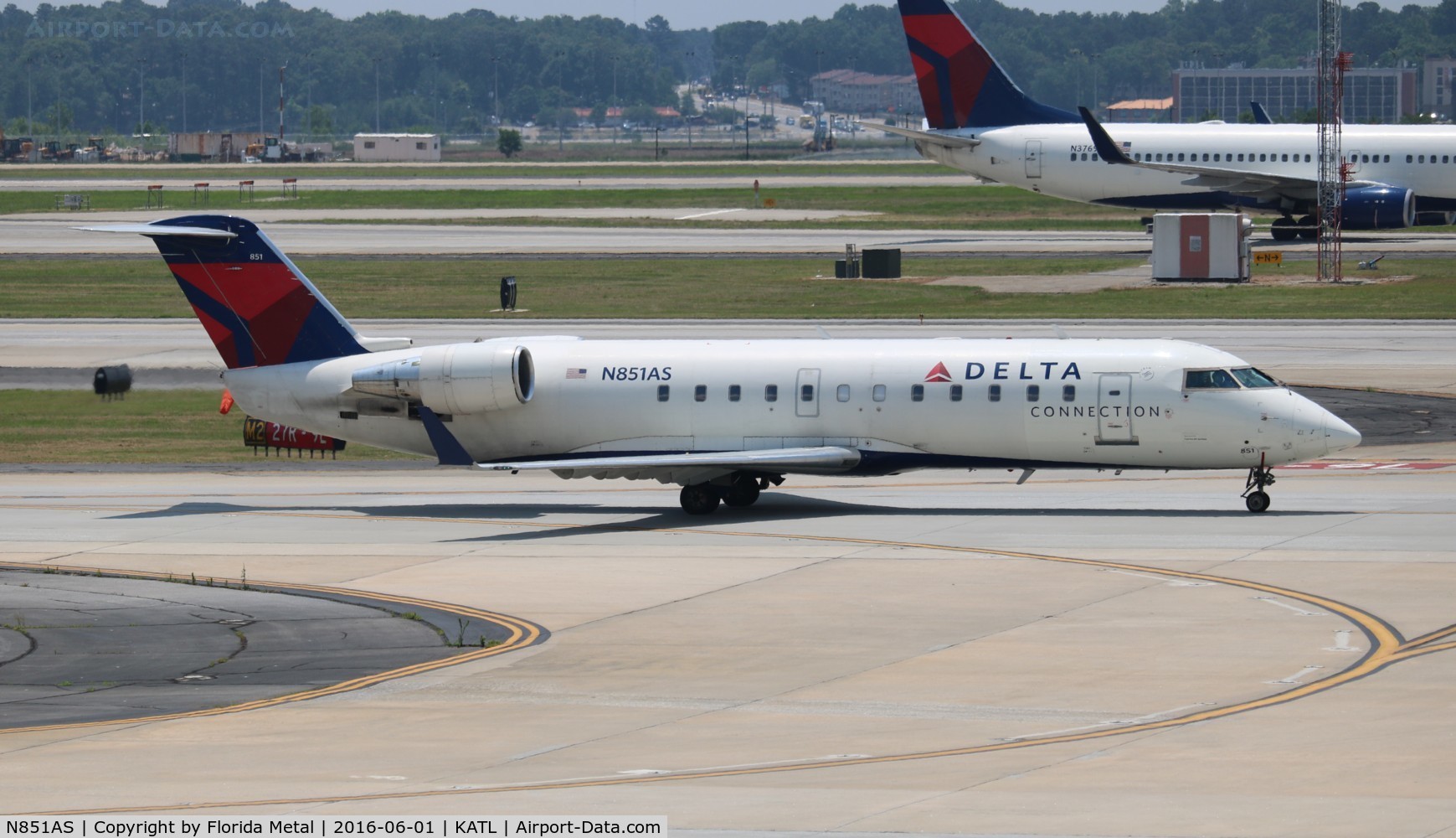 N851AS, 1999 Bombardier CRJ-200ER (CL-600-2B19) C/N 7360, Delta Connection